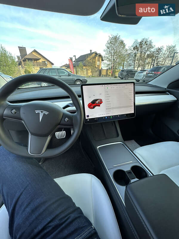 Седан Tesla Model 3 2020 в Виннице