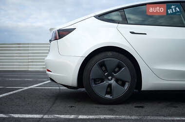 Седан Tesla Model 3 2022 в Львові