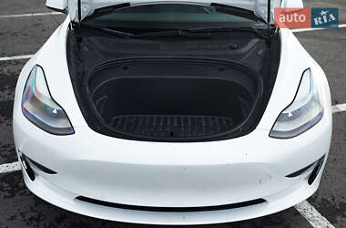 Седан Tesla Model 3 2022 в Львові