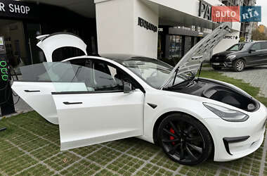 Седан Tesla Model 3 2020 в 