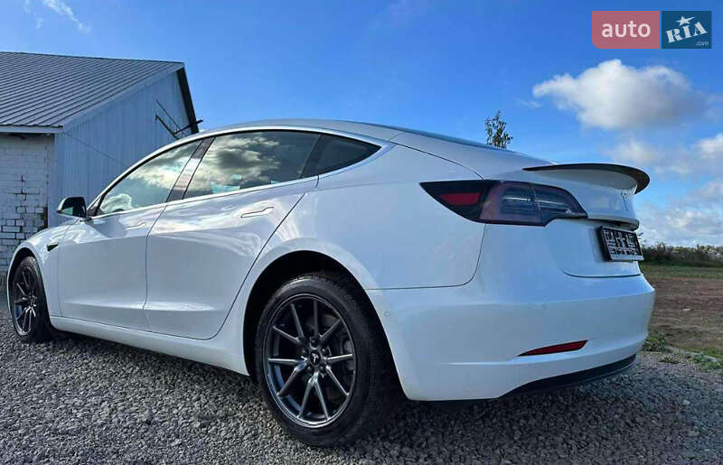 Седан Tesla Model 3 2020 в Білій Церкві