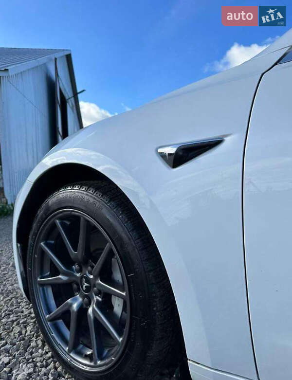 Седан Tesla Model 3 2020 в Білій Церкві