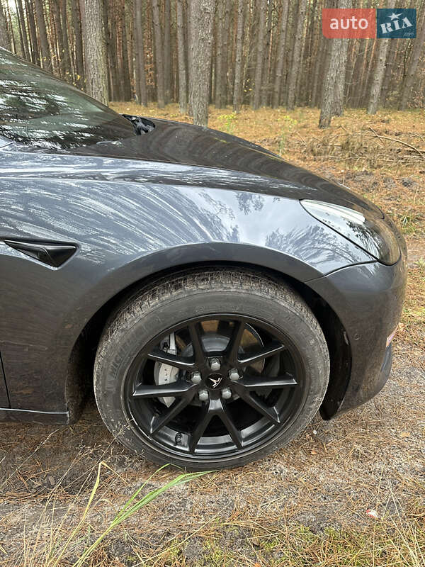Седан Tesla Model 3 2022 в Любомлі