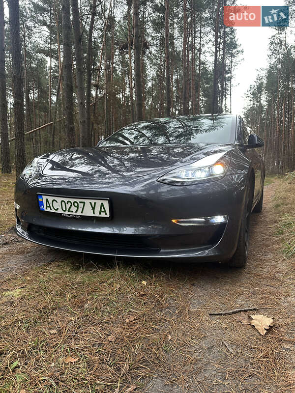 Седан Tesla Model 3 2022 в Любомлі