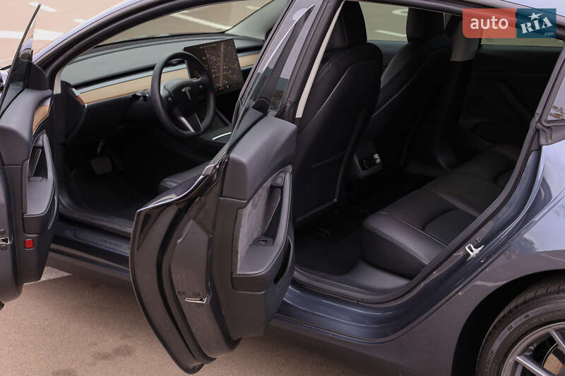 Седан Tesla Model 3 2022 в Києві