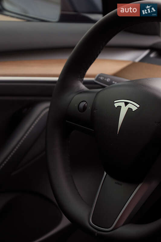 Седан Tesla Model 3 2022 в Києві