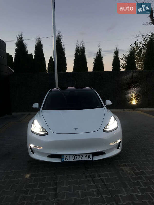 Седан Tesla Model 3 2018 в Білій Церкві