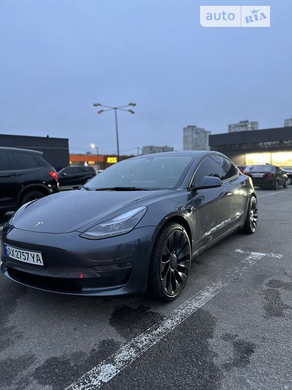 Седан Tesla Model 3 2022 в Харкові