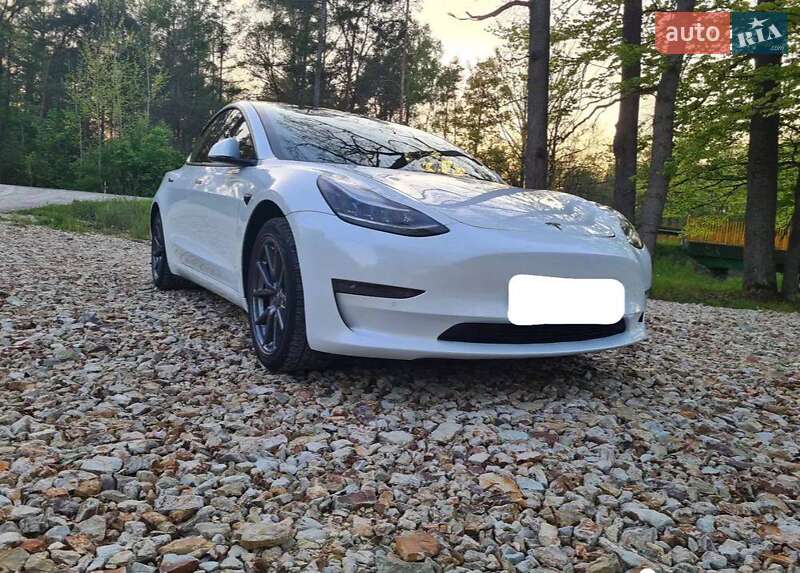 Седан Tesla Model 3 2018 в Киеве