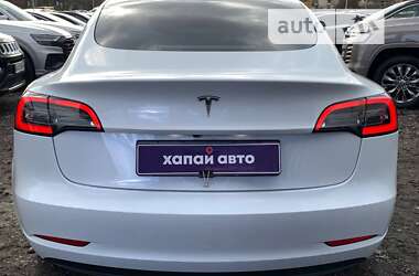 Седан Tesla Model 3 2021 в Киеве