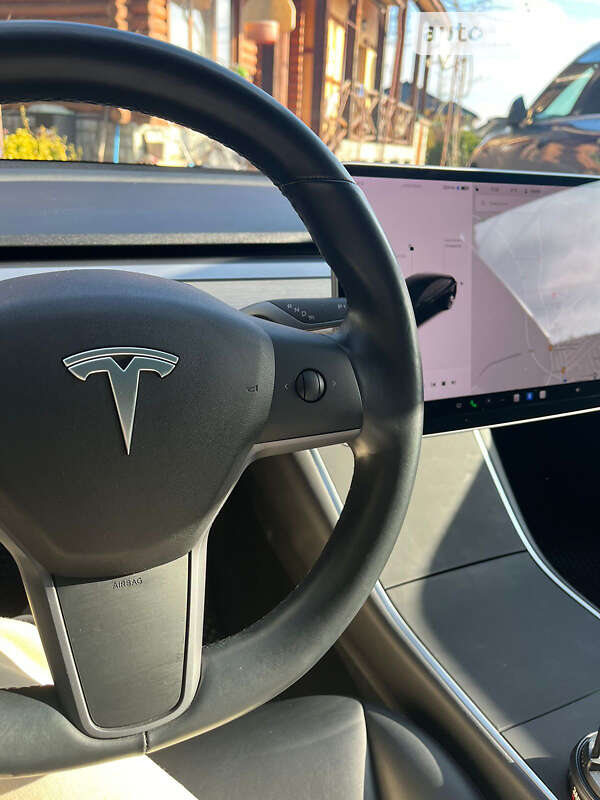 Седан Tesla Model 3 2018 в Запорожье