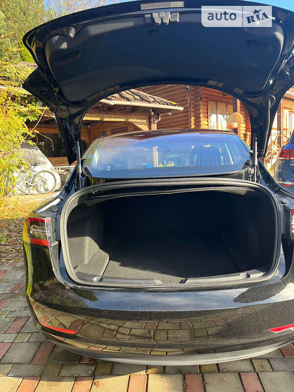 Седан Tesla Model 3 2018 в Запорожье