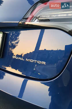 Седан Tesla Model 3 2019 в Броварах