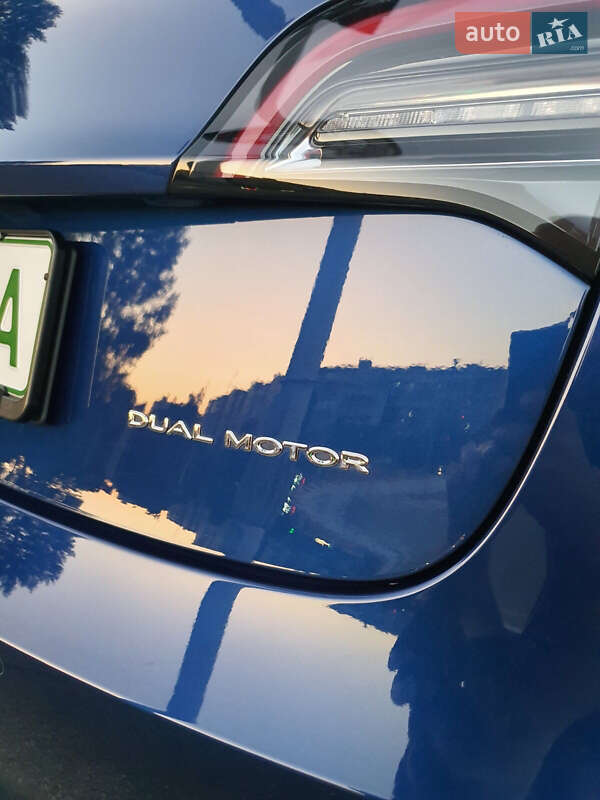 Седан Tesla Model 3 2019 в Броварах