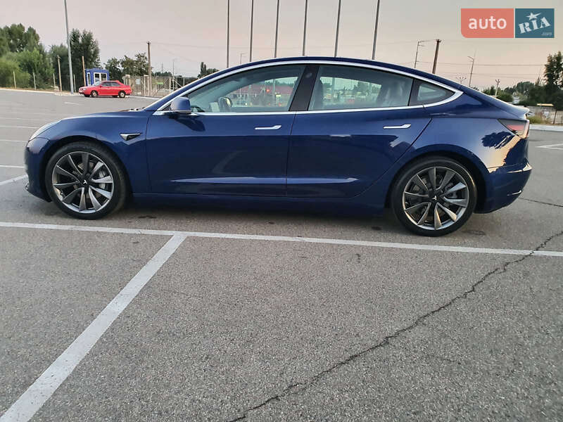 Седан Tesla Model 3 2019 в Броварах