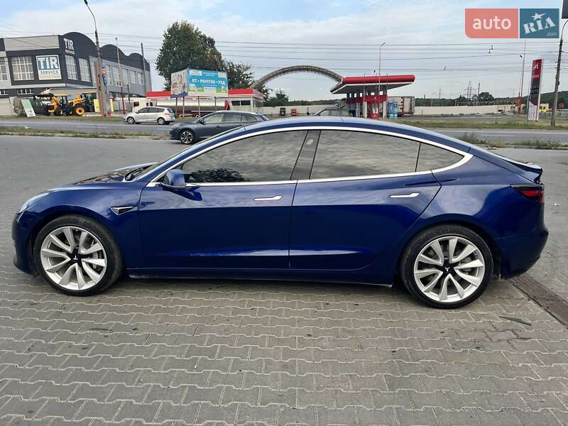 Седан Tesla Model 3 2018 в Тернополе