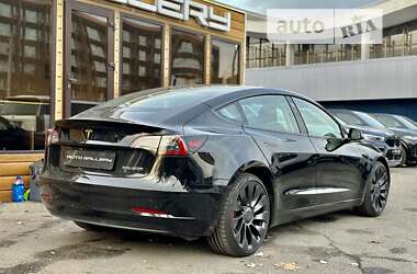 Седан Tesla Model 3 2023 в Києві