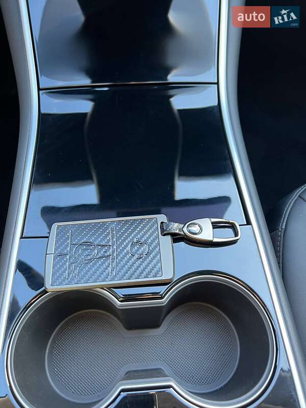 Седан Tesla Model 3 2020 в Харькове