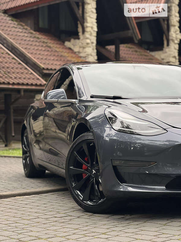 Седан Tesla Model 3 2018 в Переяславе