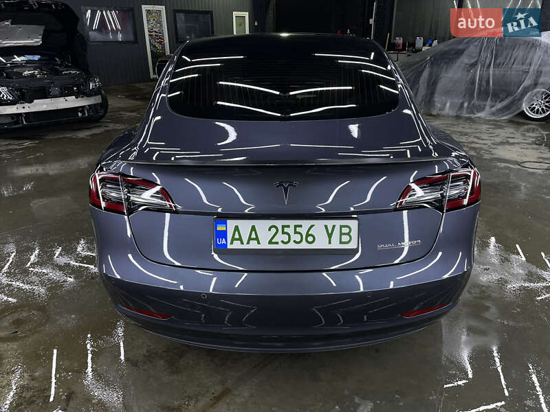 Седан Tesla Model 3 2020 в Києві