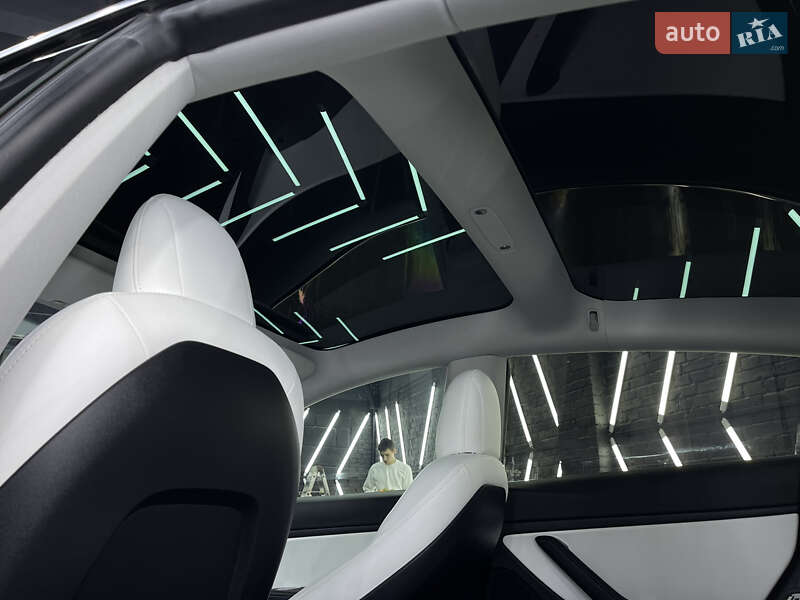 Седан Tesla Model 3 2020 в Киеве
