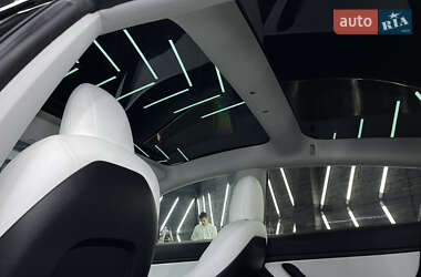 Седан Tesla Model 3 2020 в 