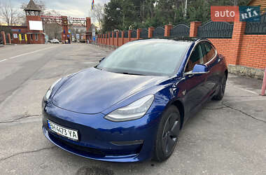 Седан Tesla Model 3 2020 в 