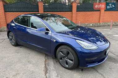 Седан Tesla Model 3 2020 в 