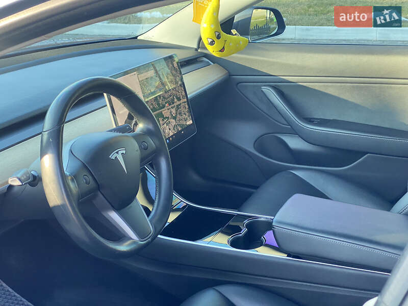 Седан Tesla Model 3 2018 в Харкові