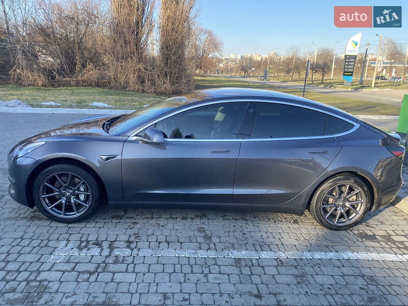 Седан Tesla Model 3 2018 в Харькове