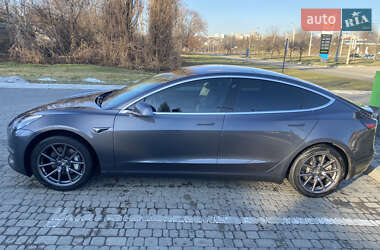 Седан Tesla Model 3 2018 в 