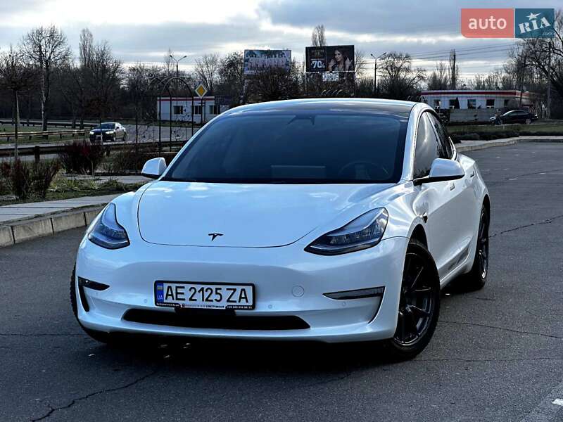 Седан Tesla Model 3 2019 в Кривому Розі