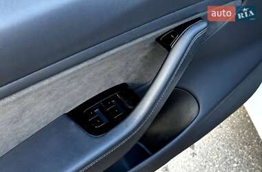 Седан Tesla Model 3 2019 в Кривому Розі