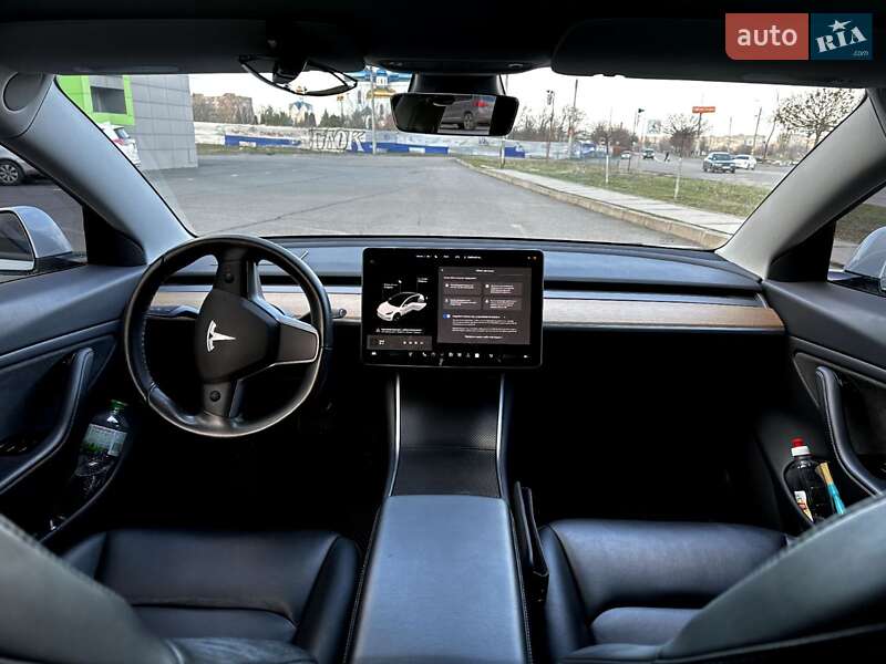 Седан Tesla Model 3 2019 в Кривому Розі