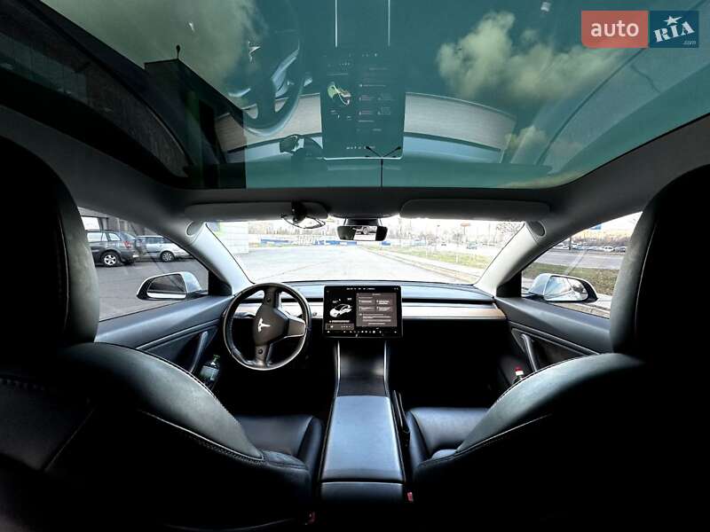 Седан Tesla Model 3 2019 в Кривому Розі