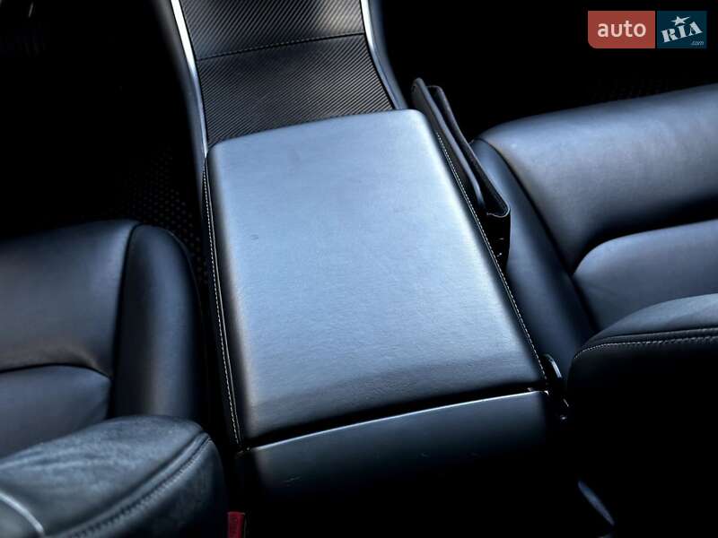 Седан Tesla Model 3 2019 в Кривому Розі