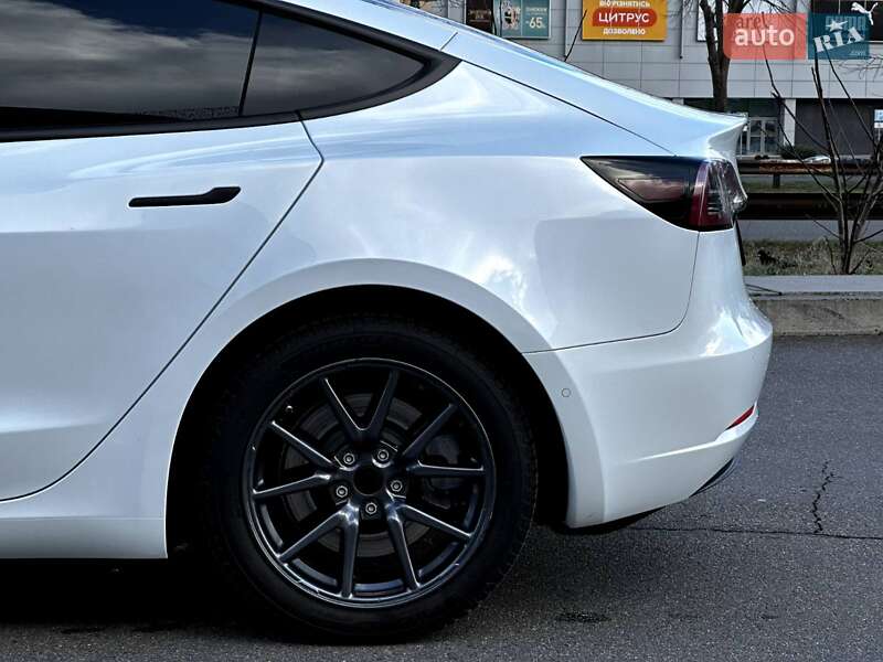 Седан Tesla Model 3 2019 в Кривому Розі
