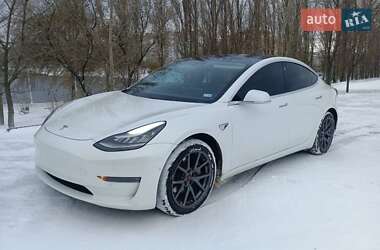 Седан Tesla Model 3 2019 в 