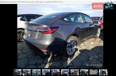 Седан Tesla Model 3 2022 в 