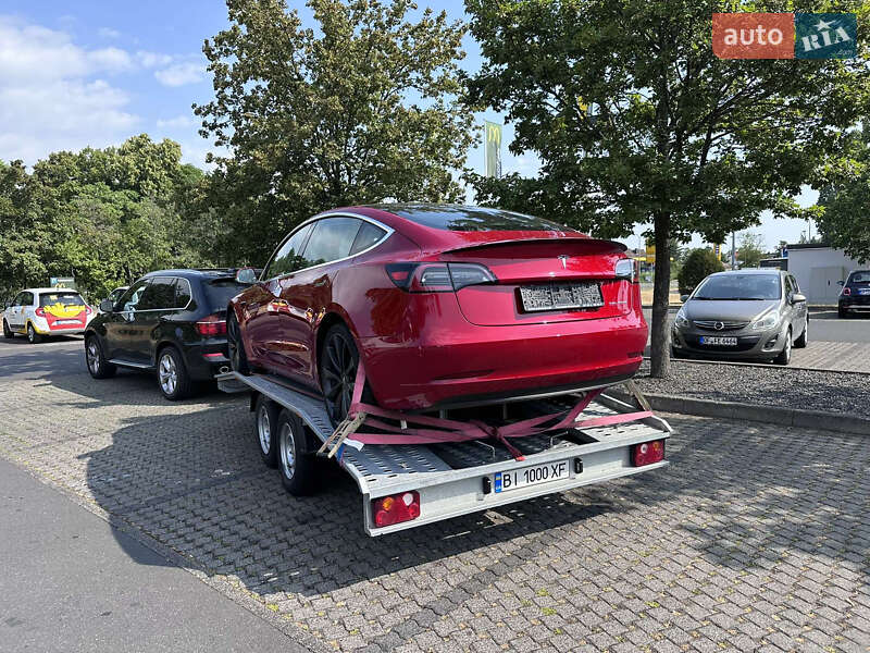 Седан Tesla Model 3 2020 в Києві