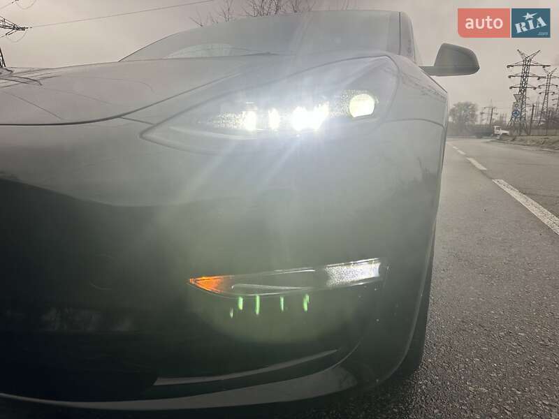 Седан Tesla Model 3 2023 в Запорожье