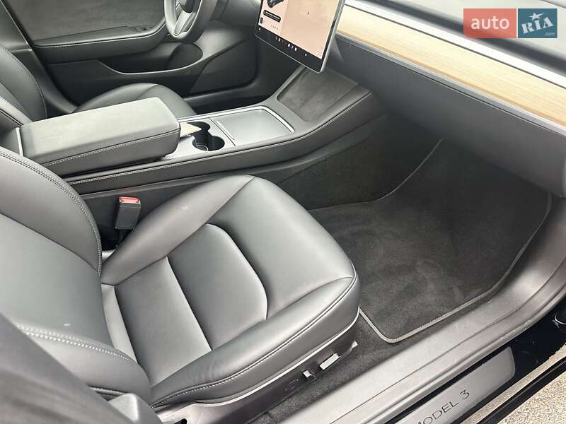 Седан Tesla Model 3 2023 в Запорожье