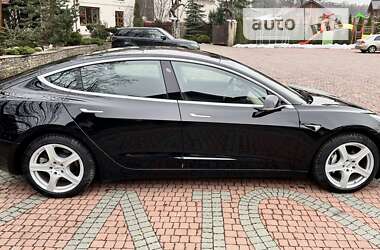 Седан Tesla Model 3 2019 в 