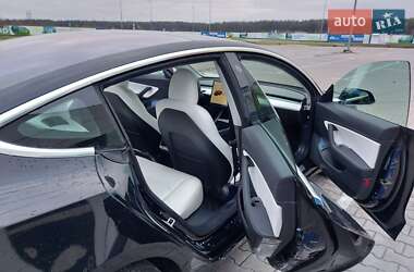 Седан Tesla Model 3 2019 в 