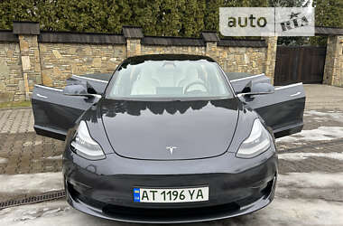Седан Tesla Model 3 2019 в 