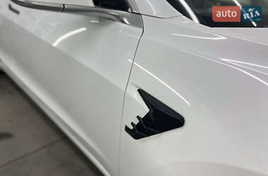 Седан Tesla Model 3 2020 в Черновцах