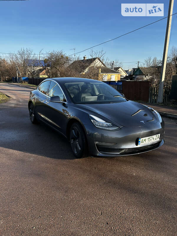 Седан Tesla Model 3 2020 в Житомирі