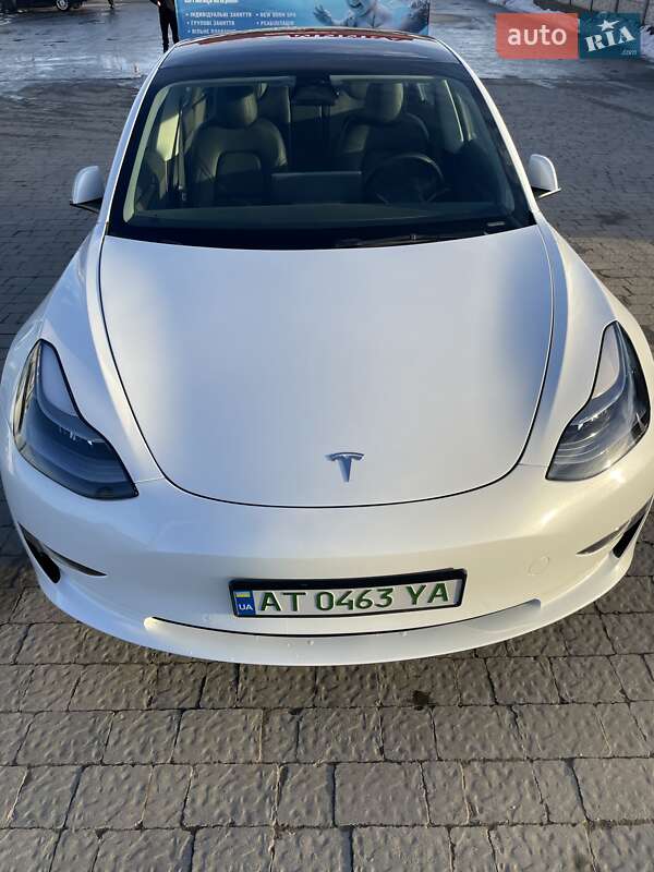 Tesla Model 3 2022