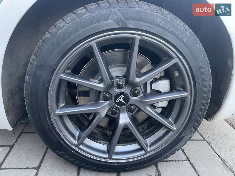 Седан Tesla Model 3 2022 в Ивано-Франковске фото 9 Седан Tesla Model 3 2022 в Ивано-Франковске