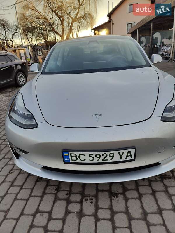 Седан Tesla Model 3 2018 в Львове